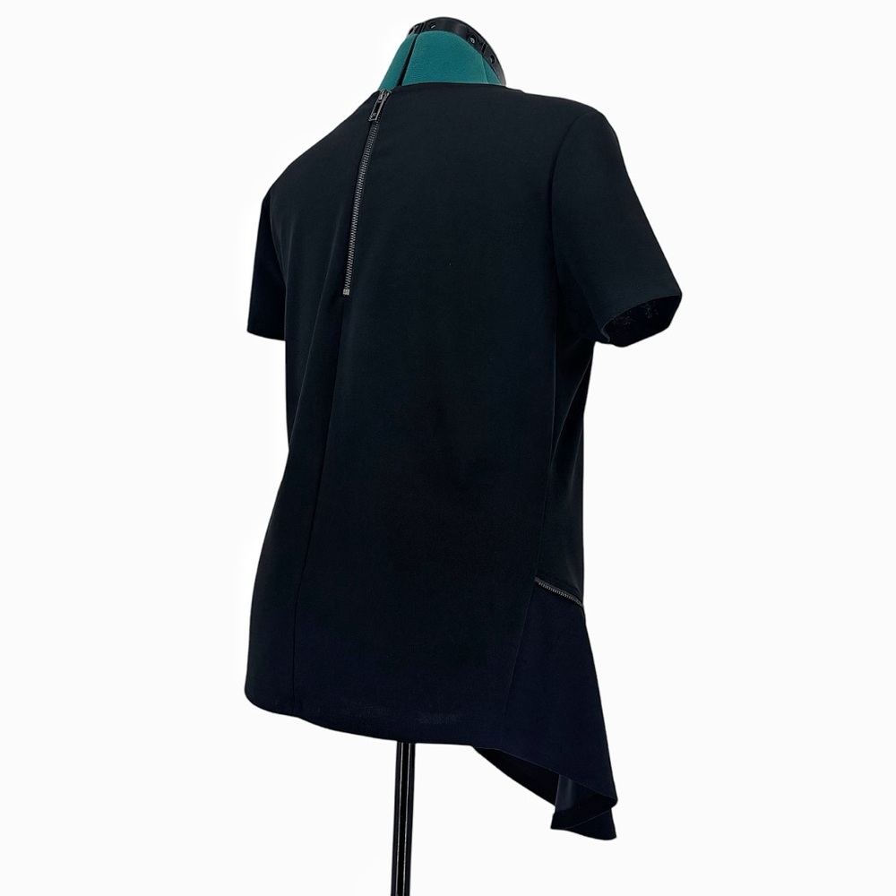 DKNY Black Asymmetrical Hem Short Sleeve Zipper Accent Top, Large - Picture 10 of 17